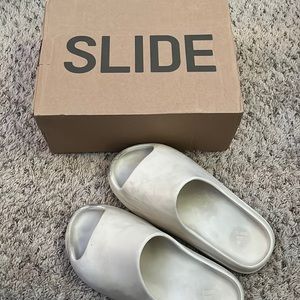 Yeezy Slides Adidas